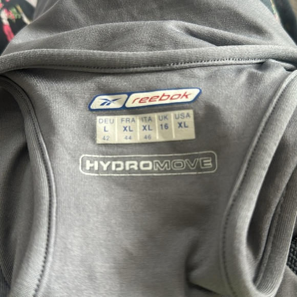 Reebok HYDROMOVE Top with Shelf Bra - Picture 7 of 8